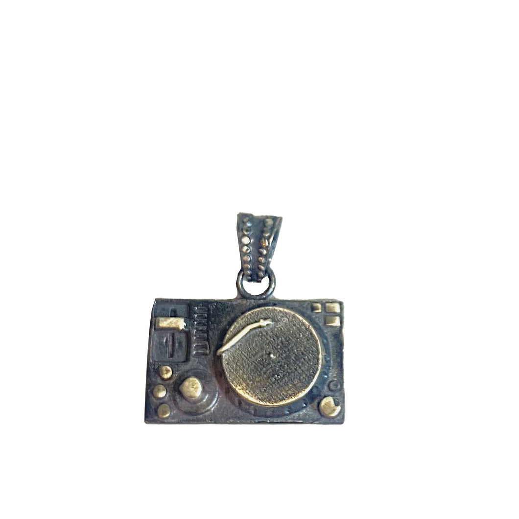TURNTABLE PENDANT