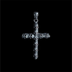 10 SKULLS CROSS