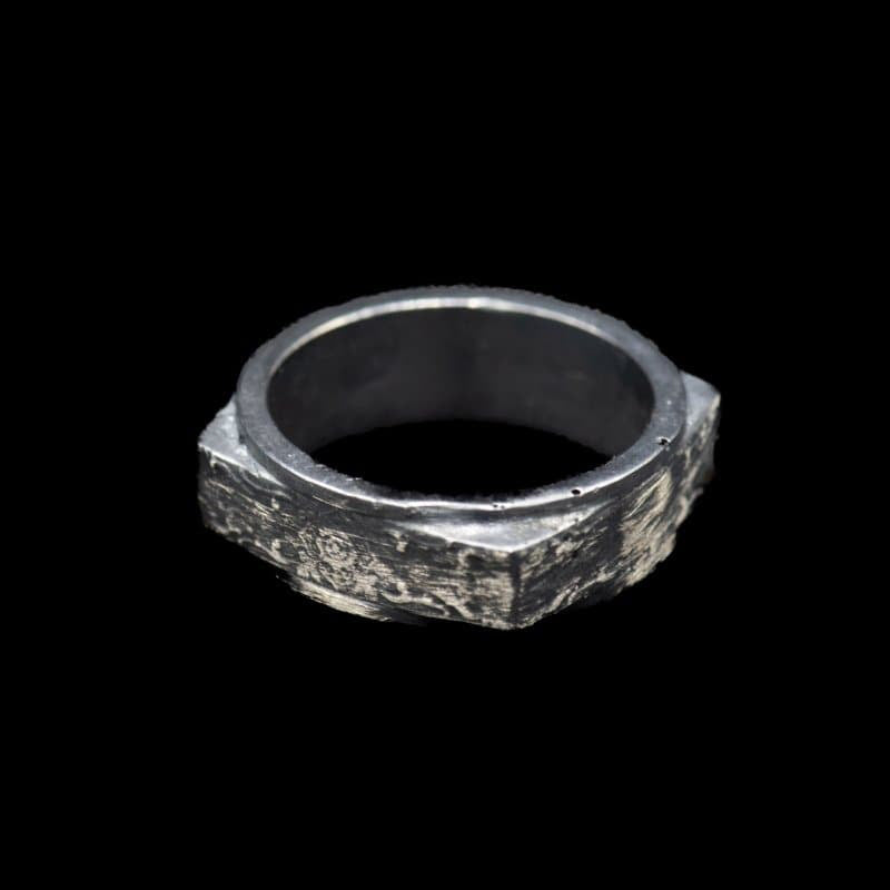 CARVED VINTAGE DESIGN RING - Rock and Jewel