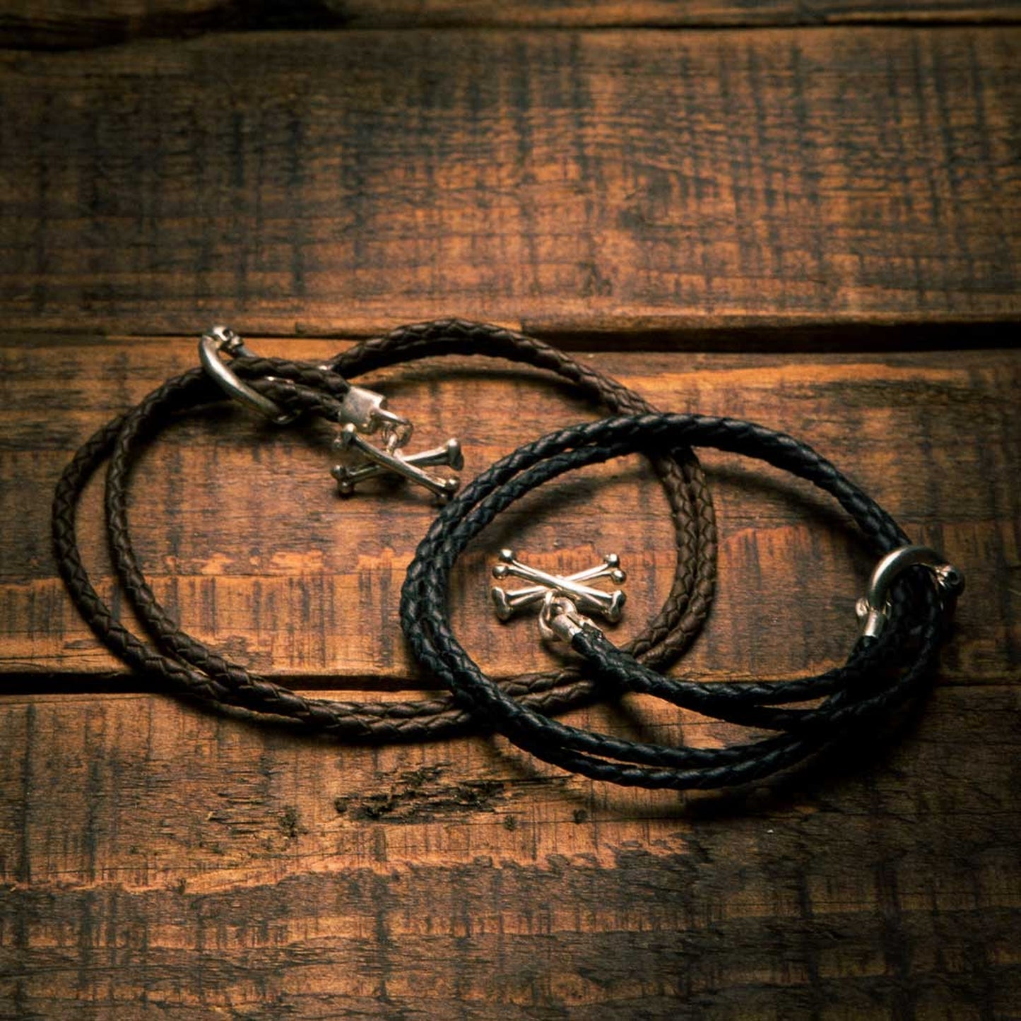 CROSSBONE LEATHER BRACELET - Rock and Jewel