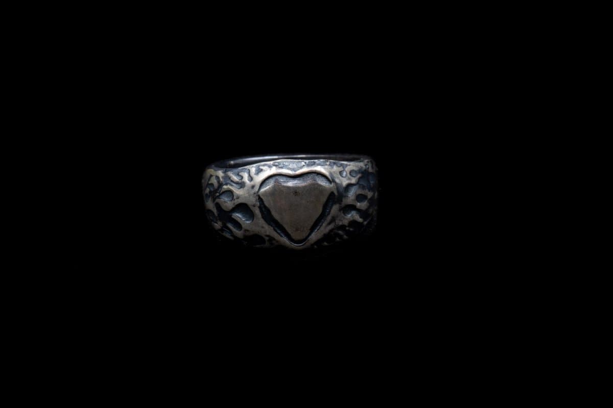 FLAMES HEART RING