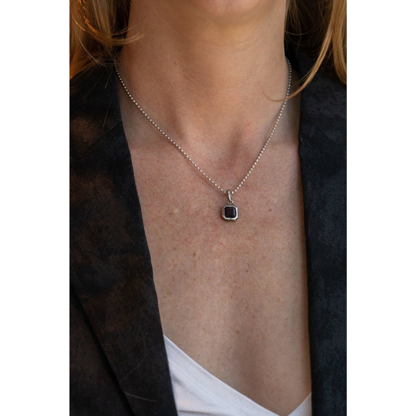 LUCKY SQUARE GRANATE - Rock and Jewel