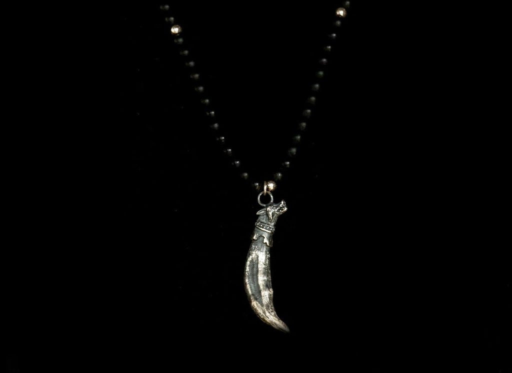 ONIX SILVER WOLF TUSK NECKLACE - Rock and Jewel