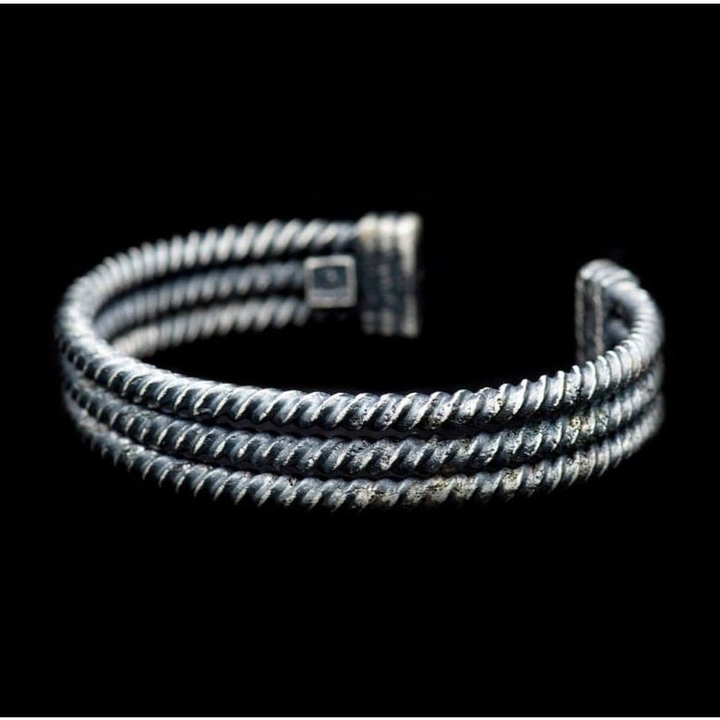 ROPE CUFF - Rock and Jewel