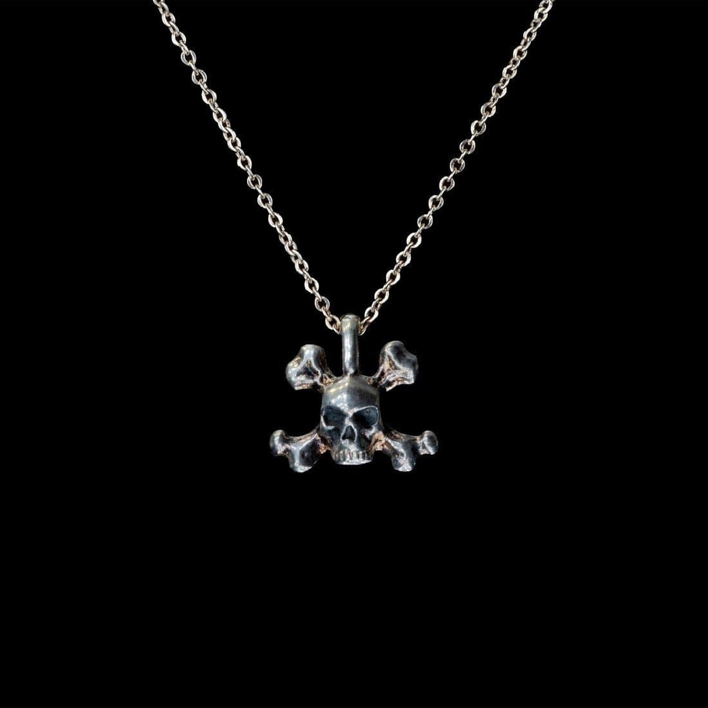 SKULL JOE CROSSBONE CHARM NECKLACE - Rock and Jewel