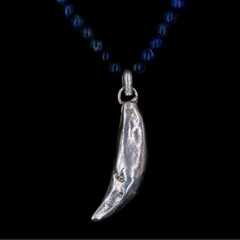 SODALITE LIONS FANG NECKLACE