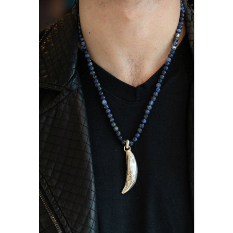 SODALITE LIONS FANG NECKLACE