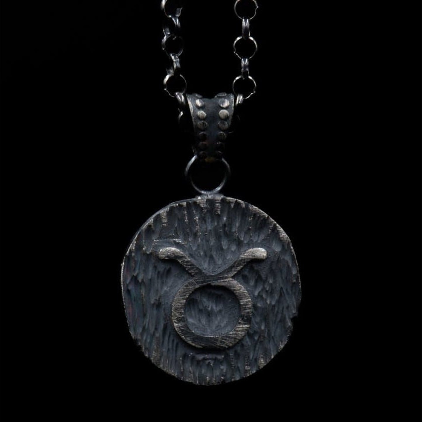 TAURO ZODIAC SYMBOL - Rock and Jewel
