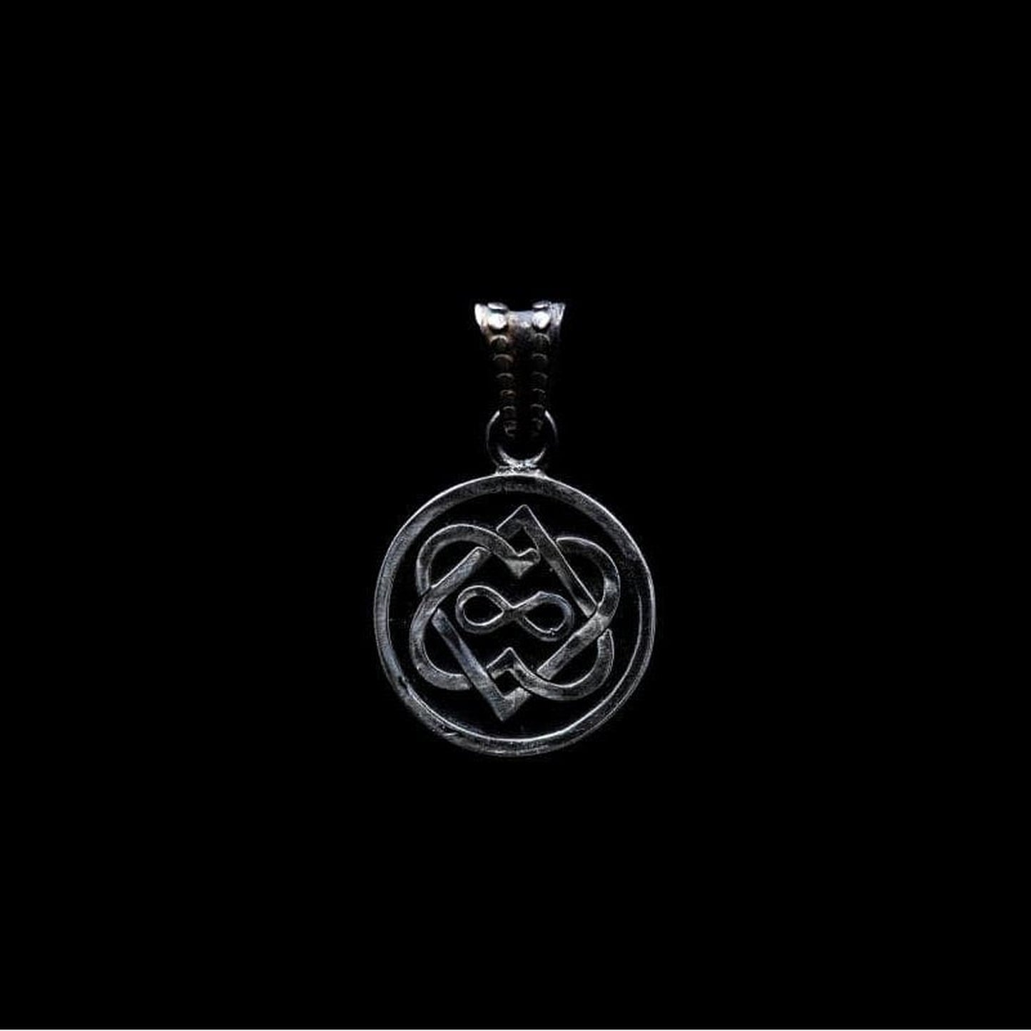 UNIFIED HEARTS INFINITY PENDANT - Rock and Jewel
