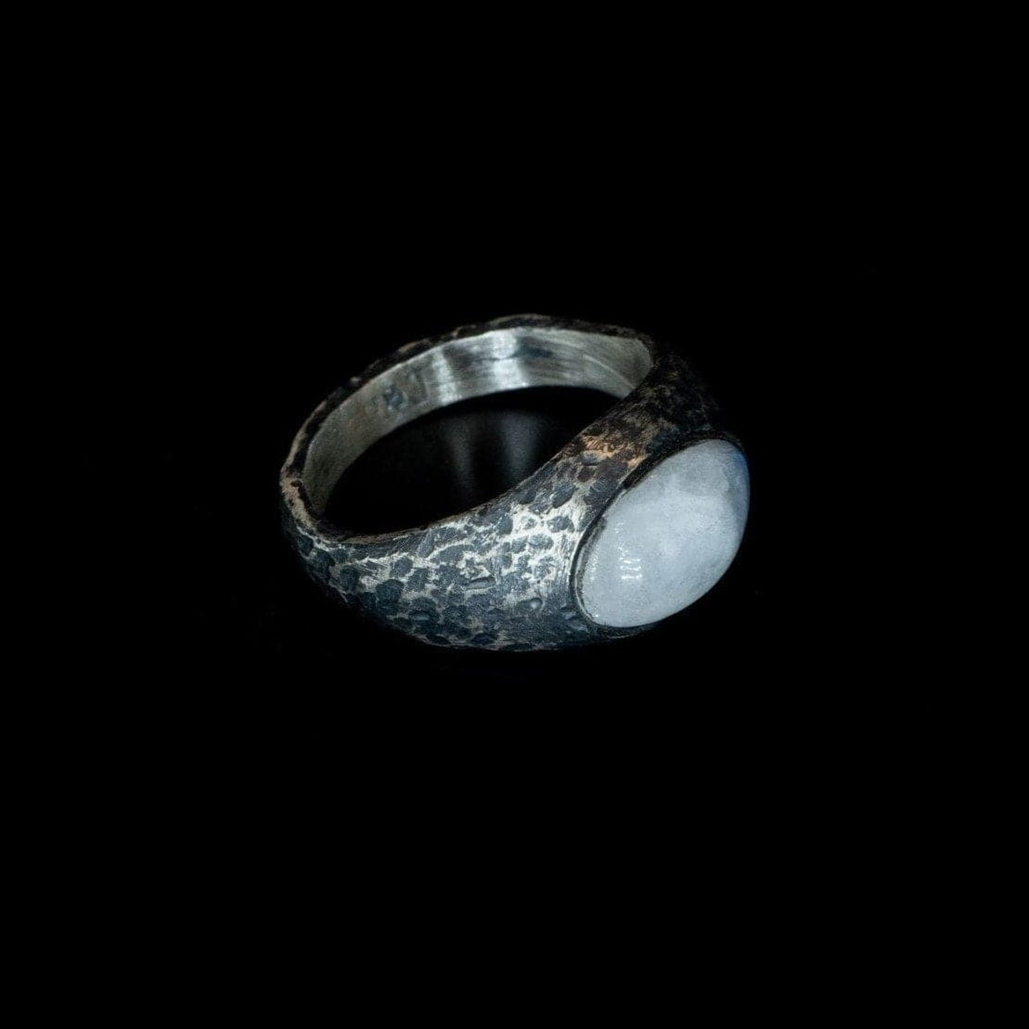 W LUNA EYE RING